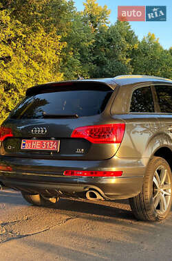 Внедорожник / Кроссовер Audi Q7 2013 в 