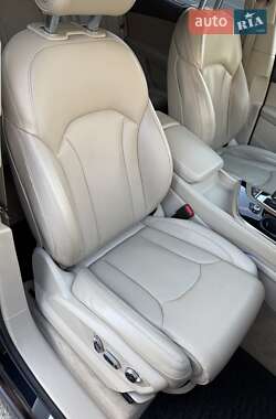 Внедорожник / Кроссовер Audi Q7 2016 в 