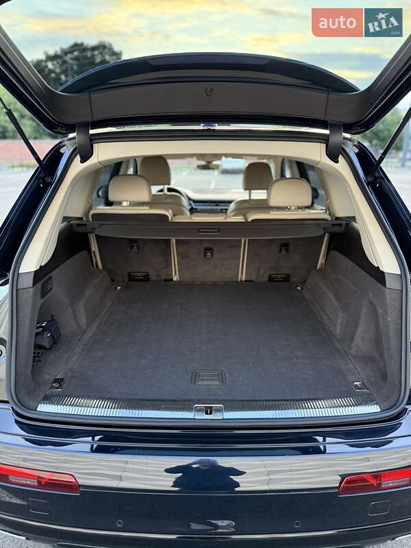 Позашляховик / Кросовер Audi Q7 2016 в Києві