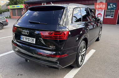 Внедорожник / Кроссовер Audi Q7 2017 в 