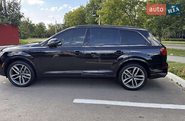 Внедорожник / Кроссовер Audi Q7 2017 в 