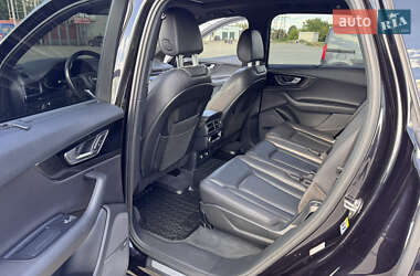 Внедорожник / Кроссовер Audi Q7 2017 в 