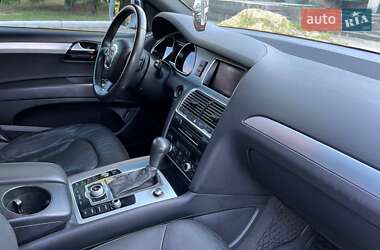 Позашляховик / Кросовер Audi Q7 2010 в 