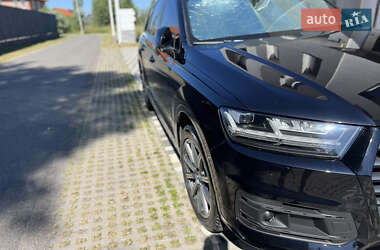 Позашляховик / Кросовер Audi Q7 2017 в 