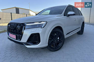 Внедорожник / Кроссовер Audi Q7 2021 в 