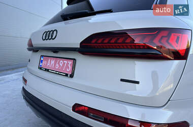 Внедорожник / Кроссовер Audi Q7 2021 в 