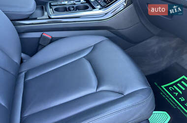 Внедорожник / Кроссовер Audi Q7 2021 в 