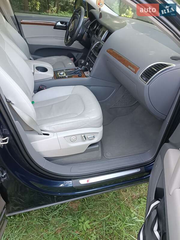 Внедорожник / Кроссовер Audi Q7 2013 в Мукачево