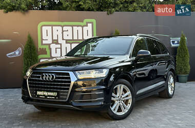 Внедорожник / Кроссовер Audi Q7 2016 в 