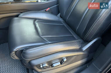 Внедорожник / Кроссовер Audi Q7 2016 в 