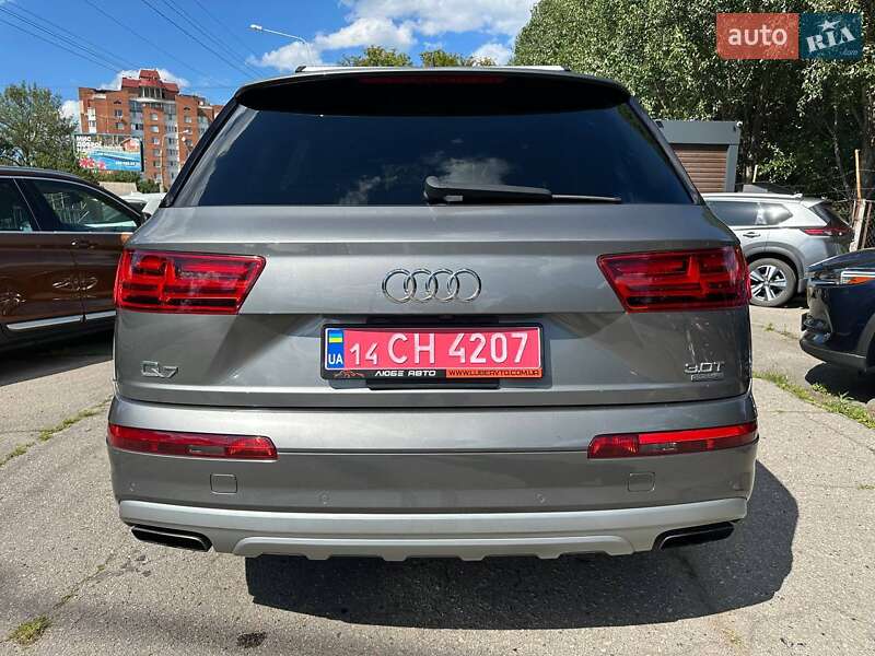 Позашляховик / Кросовер Audi Q7 2016 в Полтаві
