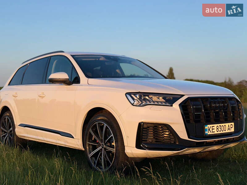 Внедорожник / Кроссовер Audi Q7 2022 в Киеве