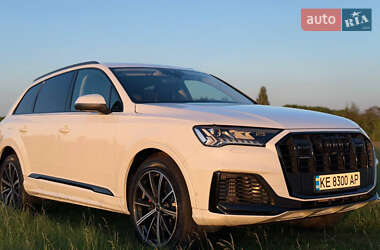 Внедорожник / Кроссовер Audi Q7 2022 в 