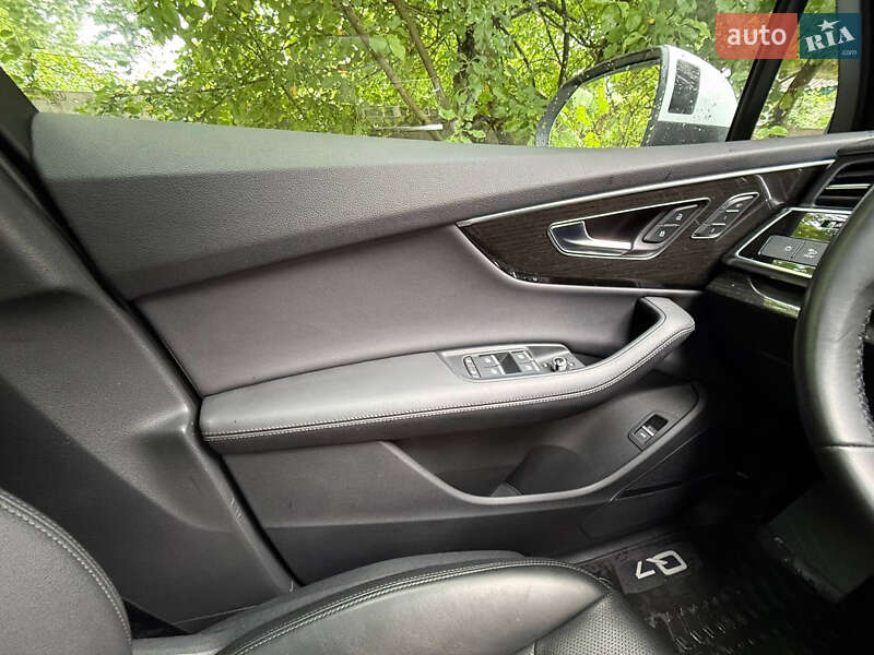 Внедорожник / Кроссовер Audi Q7 2022 в Киеве