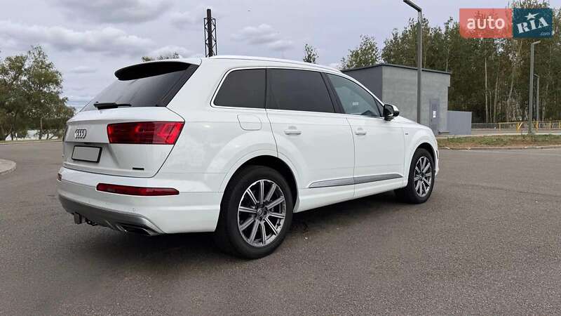 Позашляховик / Кросовер Audi Q7 2019 в Києві