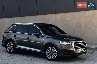 Позашляховик / Кросовер Audi Q7 2016 в 