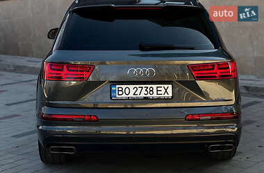 Позашляховик / Кросовер Audi Q7 2016 в 