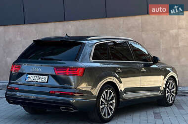 Позашляховик / Кросовер Audi Q7 2016 в 