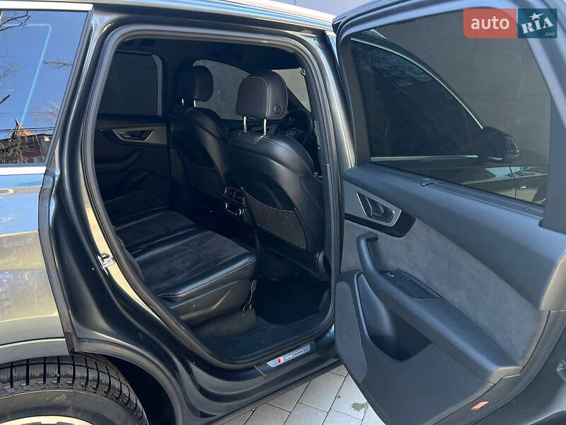 Позашляховик / Кросовер Audi Q7 2016 в Тернополі
