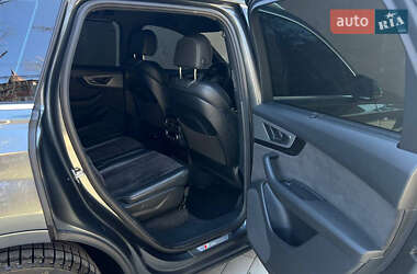Позашляховик / Кросовер Audi Q7 2016 в 