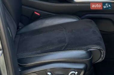 Позашляховик / Кросовер Audi Q7 2016 в 