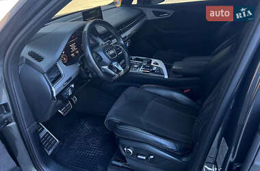 Позашляховик / Кросовер Audi Q7 2016 в 