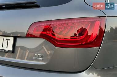 Внедорожник / Кроссовер Audi Q7 2011 в 