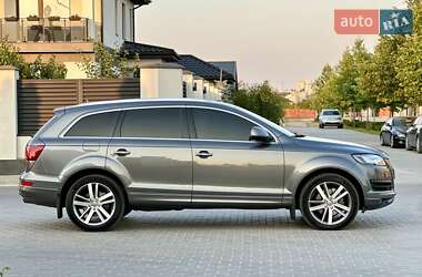 Внедорожник / Кроссовер Audi Q7 2011 в 