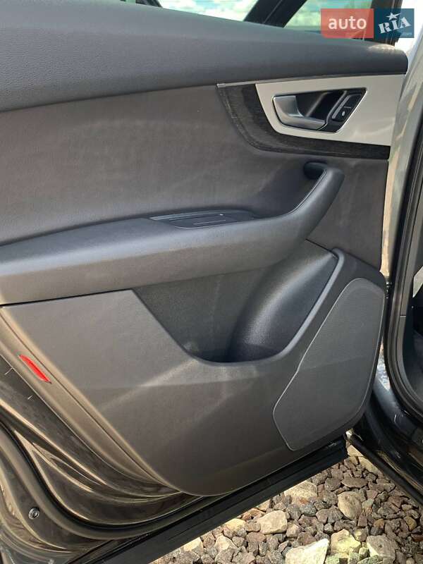 Внедорожник / Кроссовер Audi Q7 2017 в Львове
