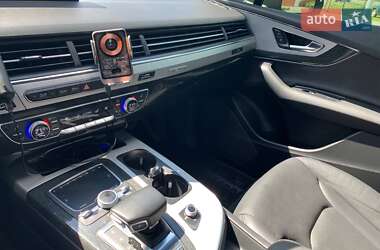Внедорожник / Кроссовер Audi Q7 2017 в 