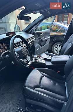 Позашляховик / Кросовер Audi Q7 2016 в 