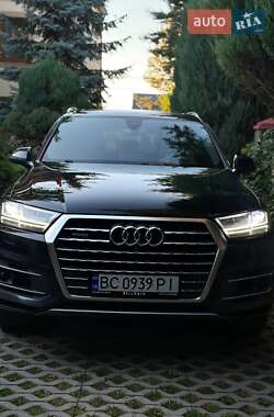 Позашляховик / Кросовер Audi Q7 2016 в 