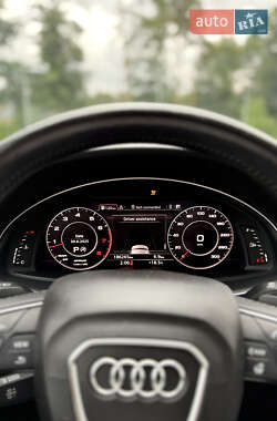 Внедорожник / Кроссовер Audi Q7 2016 в 