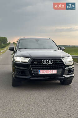 Позашляховик / Кросовер Audi Q7 2016 в 