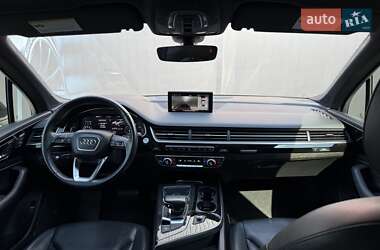 Внедорожник / Кроссовер Audi Q7 2017 в 