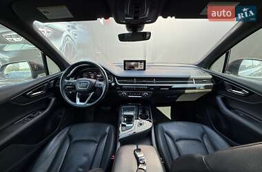 Внедорожник / Кроссовер Audi Q7 2017 в 