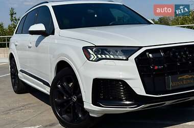 Внедорожник / Кроссовер Audi Q7 2021 в 