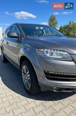 Внедорожник / Кроссовер Audi Q7 2014 в 