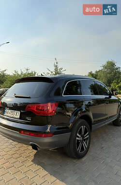 Позашляховик / Кросовер Audi Q7 2013 в 