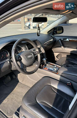 Позашляховик / Кросовер Audi Q7 2013 в 