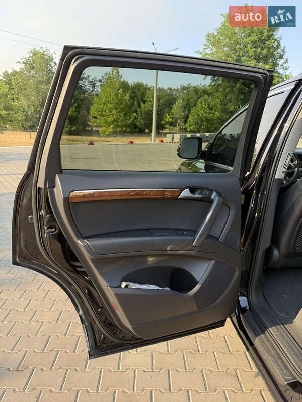Позашляховик / Кросовер Audi Q7 2013 в Ізмаїлі