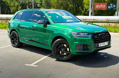 Внедорожник / Кроссовер Audi Q7 2016 в 