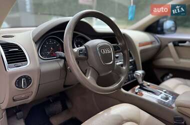 Позашляховик / Кросовер Audi Q7 2010 в 