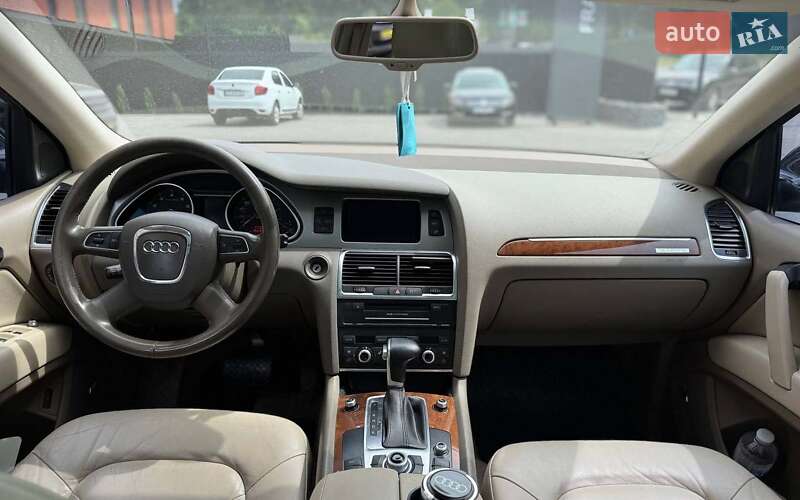 Внедорожник / Кроссовер Audi Q7 2010 в Черновцах