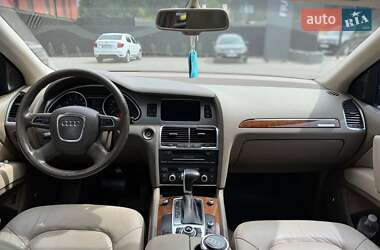Позашляховик / Кросовер Audi Q7 2010 в 