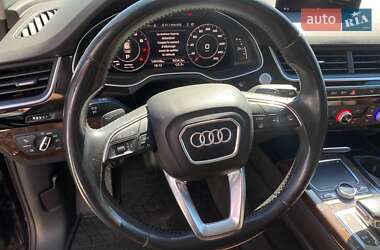 Внедорожник / Кроссовер Audi Q7 2017 в 