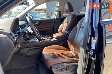 Внедорожник / Кроссовер Audi Q7 2017 в 