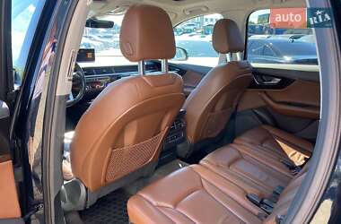 Внедорожник / Кроссовер Audi Q7 2017 в 