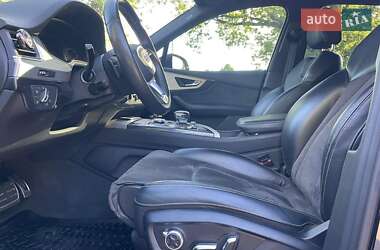 Позашляховик / Кросовер Audi Q7 2017 в 