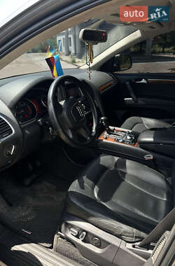 Внедорожник / Кроссовер Audi Q7 2011 в 